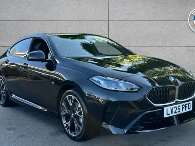 Usado BMW 220 M Sport 168 HP (123 kW) 2025 Preto Coupé