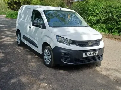 Used Peugeot Partner Premium 131 HP (96 kW) 2021 White MPV