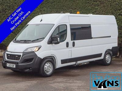 Begagnad Peugeot Boxer 140 HK (102 kW) 2023 Vit Van