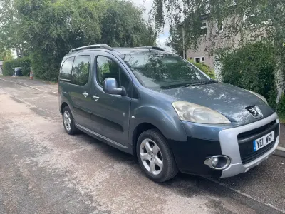 Used Peugeot Partner Tepee Outdoor 92 HP (67 kW) 2011 Grey MPV