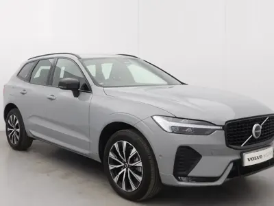 Usado Volvo XC60 Plus 250 HP (183 kW) 2025 Cinzento SUV