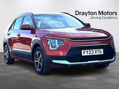 Used Kia Niro 139 HP (102 kW) 2023 Orange SUV