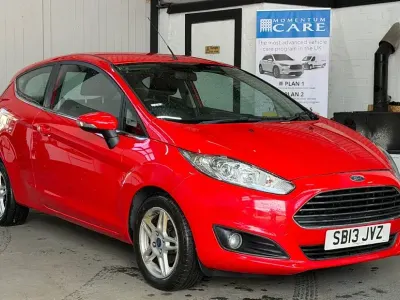 Used Ford Fiesta Zetec 82 HP (60 kW) 2013 Red Hatchback