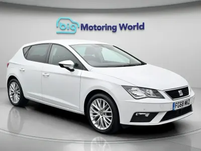 Used Seat Leon SE Dynamic 115 HP (84 kW) 2018 White Hatchback
