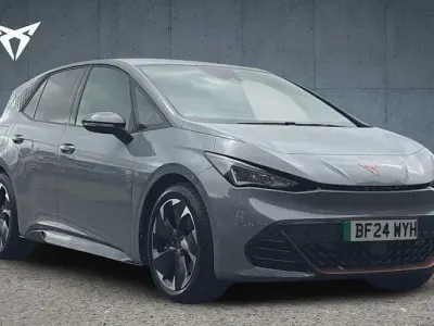 Usado Cupra Born e-Boost 169 kW (230 CV) 2024 Gris Utilitario