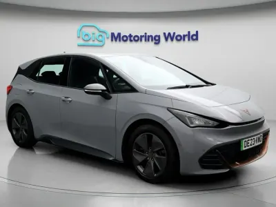 Usado Cupra Born 150 kW (204 CV) 2023 Gris Utilitario