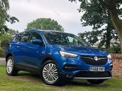 Used Vauxhall Grandland X S 130 HP (95 kW) 2018 Blue SUV