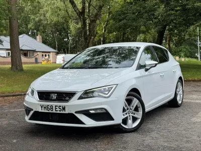 Used Seat Leon FR 130 HP (95 kW) 2019 White Hatchback