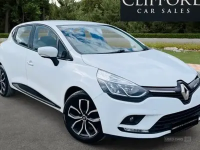 Used Renault Clio Play 110 HP (80 kW) 2019 White Hatchback