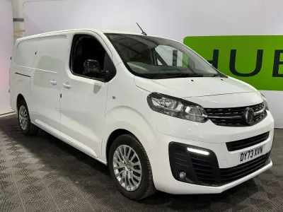 Usado Vauxhall Vivaro S 100 HP (73 kW) 2023 Branco Monovolume