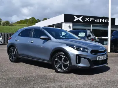 Usado Kia XCeed 141 HP (103 kW) 2023 Prateado SUV