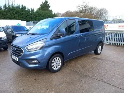 Begagnad Ford Transit Custom Limited 130 HK (95 kW) 2021 Blå Van