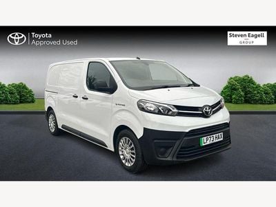 Used Toyota Proace 100 kW (136 HP) 2023 White MPV