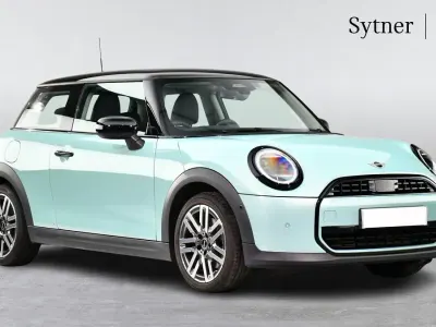 Used Mini Cooper Hatch 154 HP (113 kW) 2024 Green Hatchback