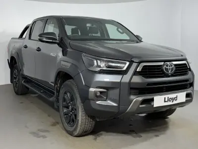 Usado Toyota HiLux 204 CV (150 kW) 2025 Gris Pickup/Camioneta
