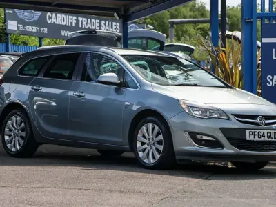 Used Vauxhall Astra Elite 2015 Silver Estate