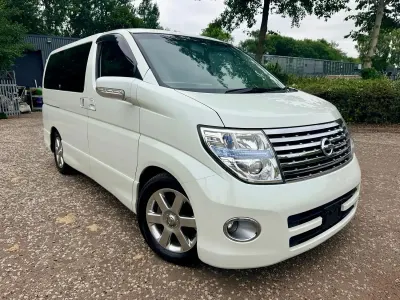 Used Nissan Elgrand 2003 Black MPV