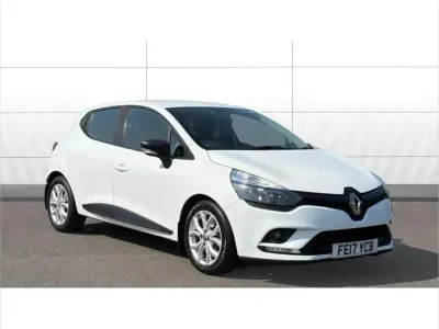 Used Renault Clio Play 73 HP (53 kW) 2017 White Hatchback