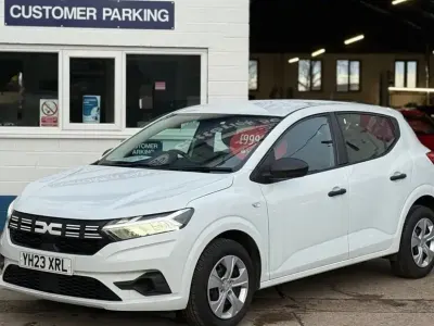 Begagnad Dacia Sandero Essentiel 91 HK (66 kW) 2023 Vit Halvkombi