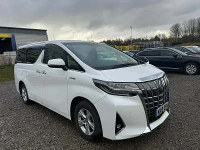 Used Toyota Alphard 190 HP (139 kW) 2025 White MPV