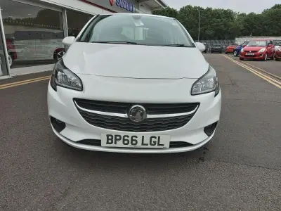 Used Vauxhall Corsa 89 HP (65 kW) 2016 White Hatchback