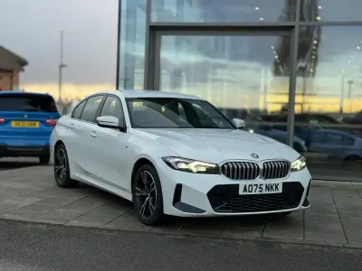Begagnad BMW 330e M Sport 2025 Vit Sedan
