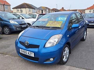 Used Toyota Yaris 90 HP (66 kW) 2010 Blue Hatchback