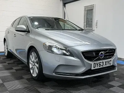 Used Volvo V40 SE Lux 180 HP (132 kW) 2026 Silver Hatchback