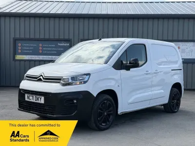 Second-hand Citroën Berlingo 100 CP (73 kW) 2022 Alb Monovolum