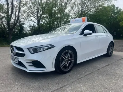 Begagnad Mercedes A180 AMG line 136 HK (100 kW) 2018 Vit Halvkombi