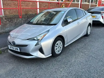 Used Toyota Prius 122 HP (89 kW) 2018 Silver Hatchback