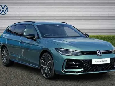Used VW Passat Black Edition 272 HP (200 kW) 2026 Green Estate