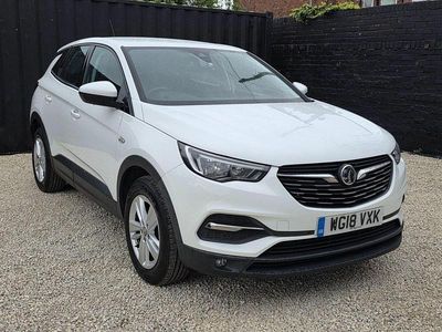 Used Vauxhall Grandland X S 130 HP (95 kW) 2018 White SUV