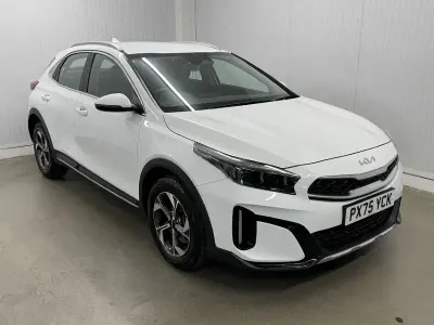 Usado Kia XCeed 113 HP (83 kW) 2025 Branco SUV
