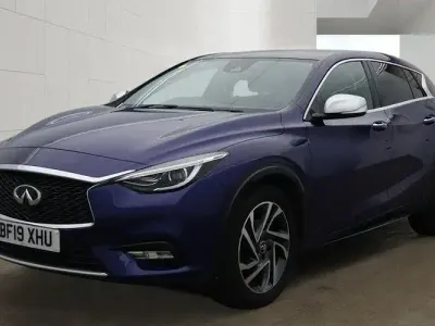 Used Infiniti Q30 Luxe 156 HP (114 kW) 2019 Blue Hatchback