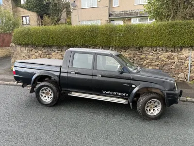 Usado Mitsubishi L200 Warrior 113 CV (83 kW) 2004 Negro Pickup/Camioneta