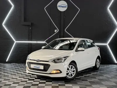 Used Hyundai i20 SE 84 HP (61 kW) 2016 White Hatchback
