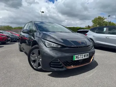 Usado Cupra Born 150 kW (204 CV) 2023 Gris Utilitario