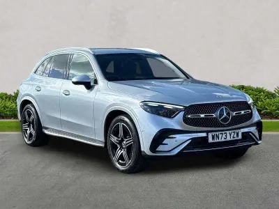 Begagnad Mercedes GLC300e AMG Line Premium 2023 Silver Kombi