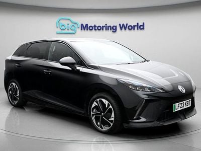 Begagnad MG MG4 EV Trophy 319 kW (435 HK) 2023 Svart Halvkombi