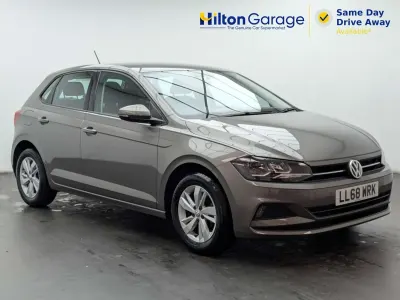 Usado VW Polo SE 65 CV (47 kW) 2019 Gris Utilitario