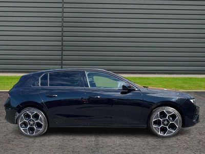 Black Used 2024 Vauxhall Astra Ultimate Hatchback | £18,299 (Fair price)