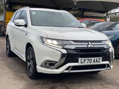 Używany Mitsubishi Outlander P-HEV 2020 Biały Kombi