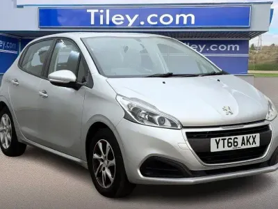 Gebraucht Peugeot 208 Active 2016 Silber Kleinwagen