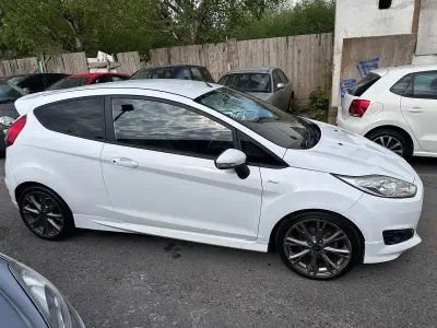 Used Ford Fiesta ST-Line 100 HP (73 kW) 2016 White Hatchback