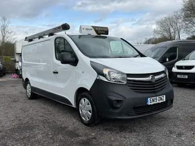 Gebraucht Vauxhall Vivaro 120 PS (88 kW) 2019 Weiß Van / Kleinbus