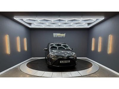 Used Toyota Yaris 111 HP (81 kW) 2018 Grey Hatchback