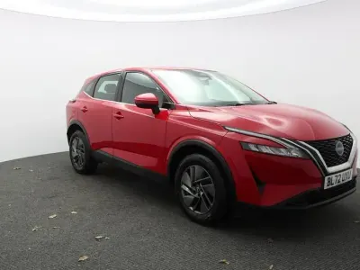 Używany Nissan Qashqai Acenta Premium 2022 Czerwony SUV