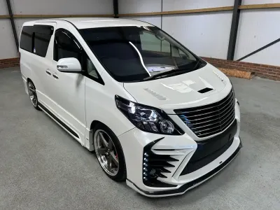 Usado Toyota Alphard 2025 Preto Monovolume