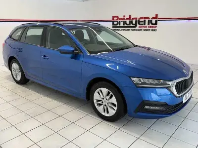Used Skoda Octavia SE Technology 110 HP (80 kW) 2021 Blue Estate